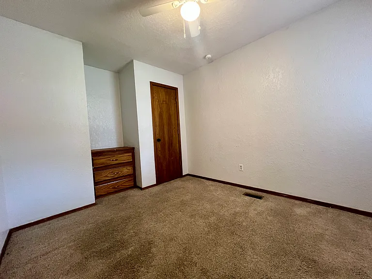 936 W Tesio Way — Photo 11