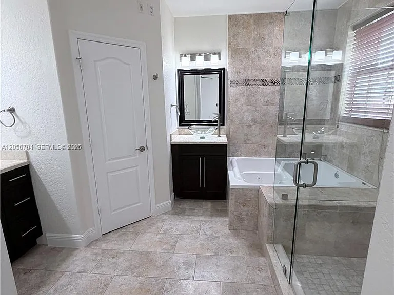 4617 NW 96th Ave — Photo 17