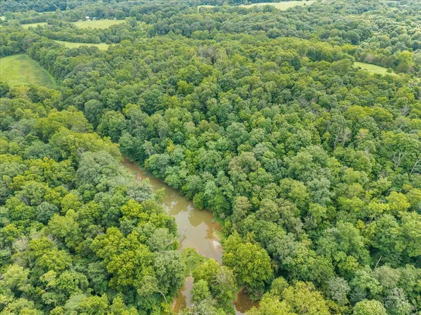 633 Swamp Rd, Seaman, OH 45679