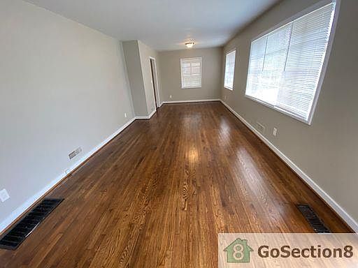 2nd image of 928 Hickory Dr