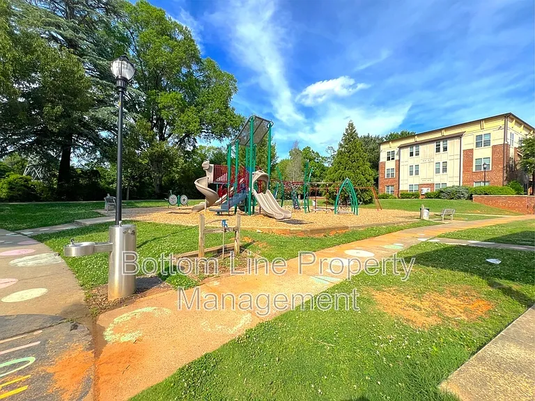841 Seigle Point Dr — Photo 30