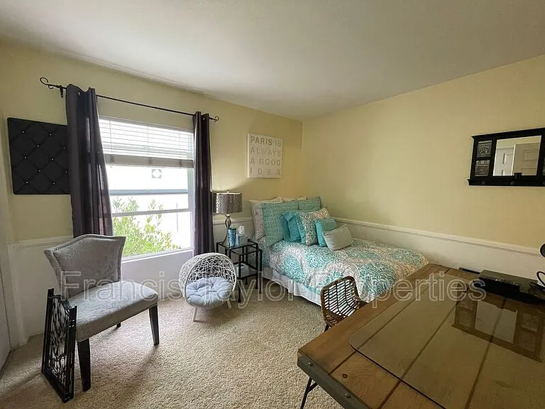176 Aurora Ave — Photo 6