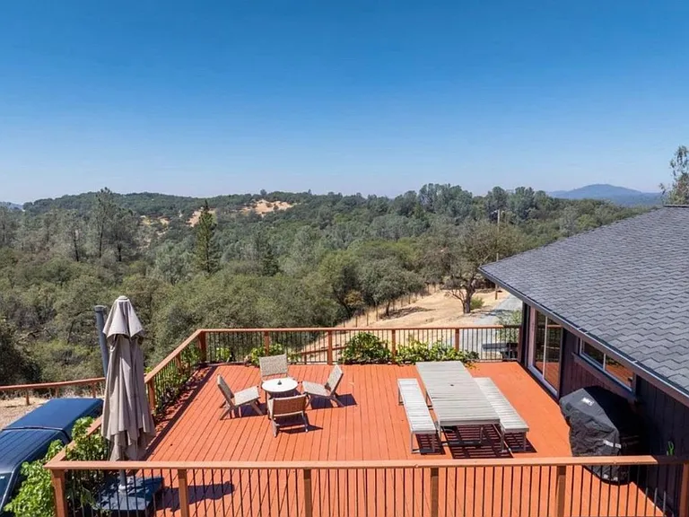 12233 Hilltop Dr — Photo 9