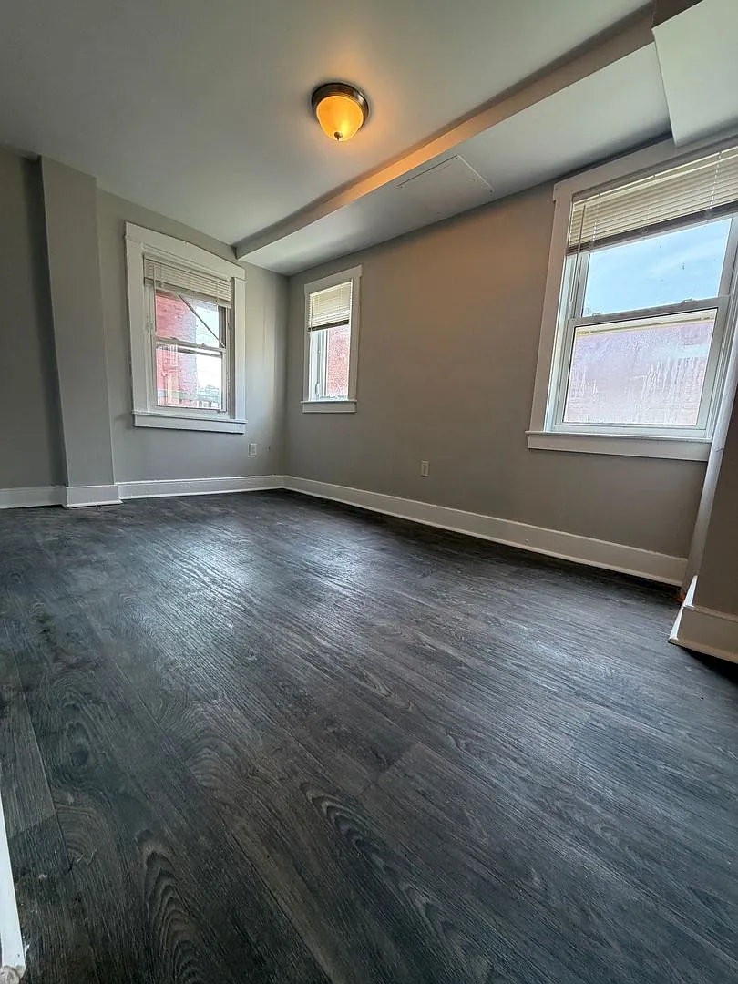 208 West Vine Street (Rooms) — Photo 4