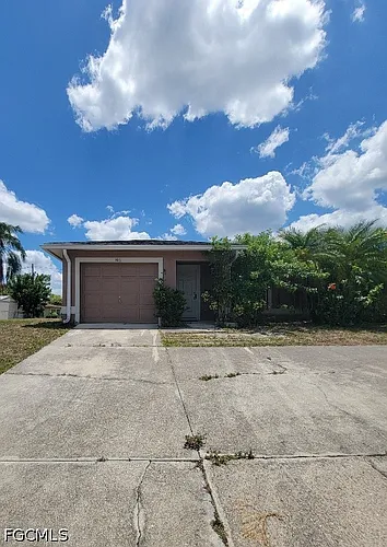306 Leeland Heights Blvd E Photo 1