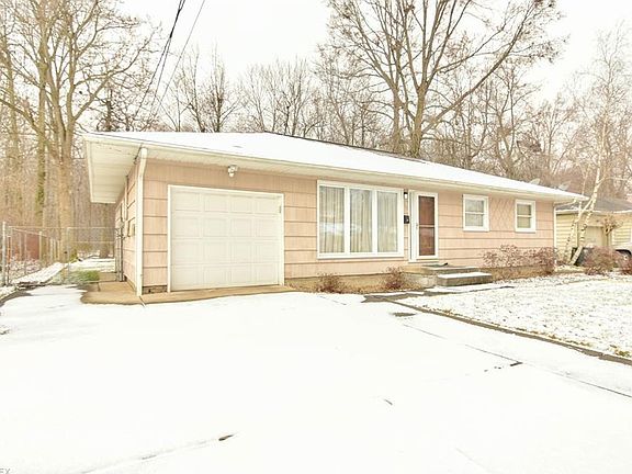 3rd image of 2735 Crestwood Dr NW