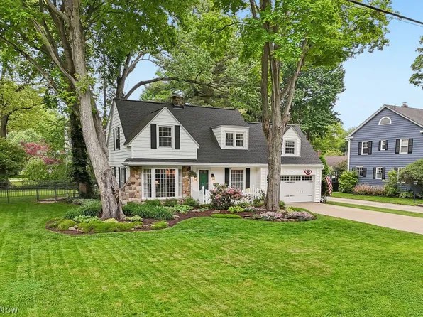 111 White Pond Dr, Akron, OH 44313