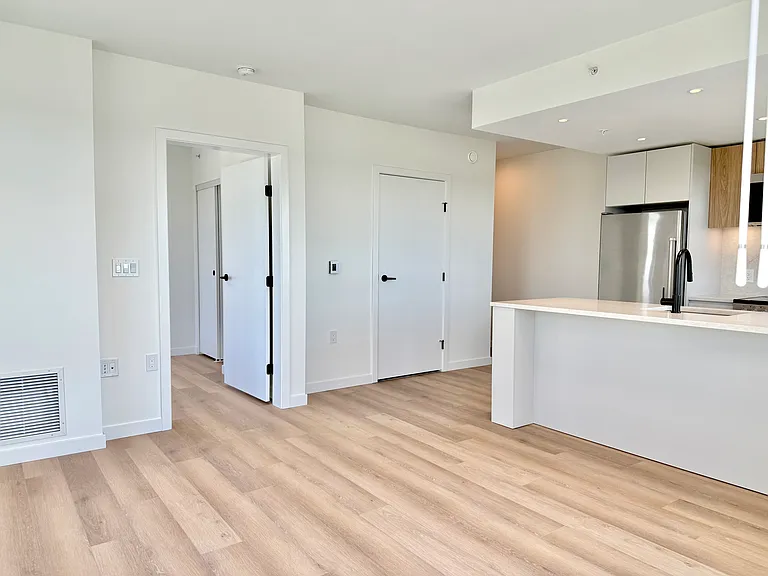 2488 Granville St — Photo 56