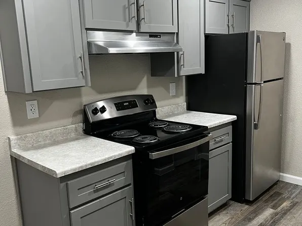 Meadowbrook Apartments