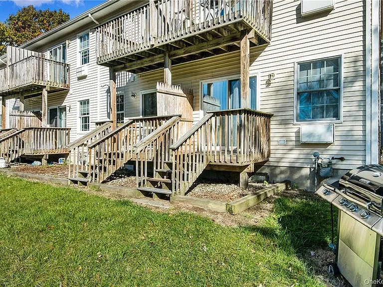 22 Lake Lodge Dr #1 — Photo 11