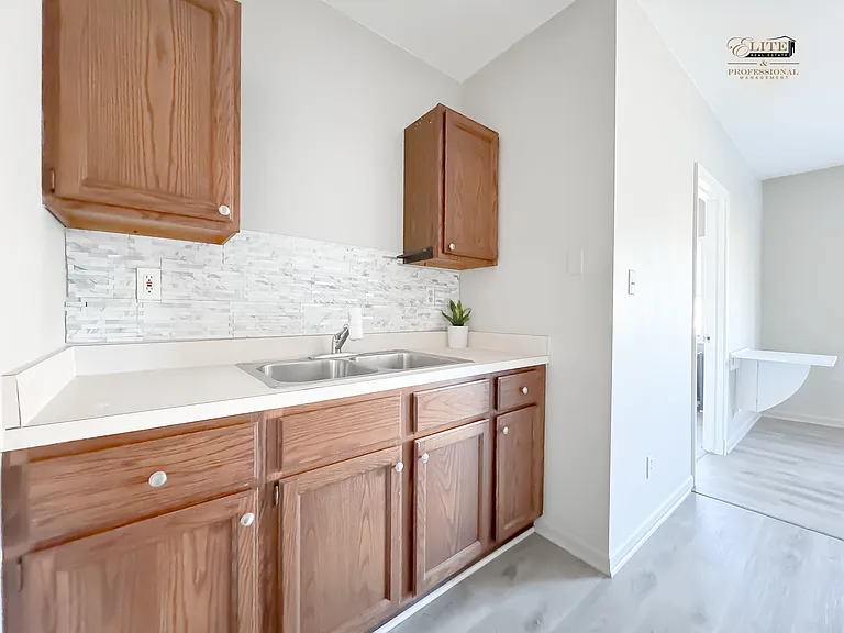 2921 S Saginaw St #2 — Photo 6