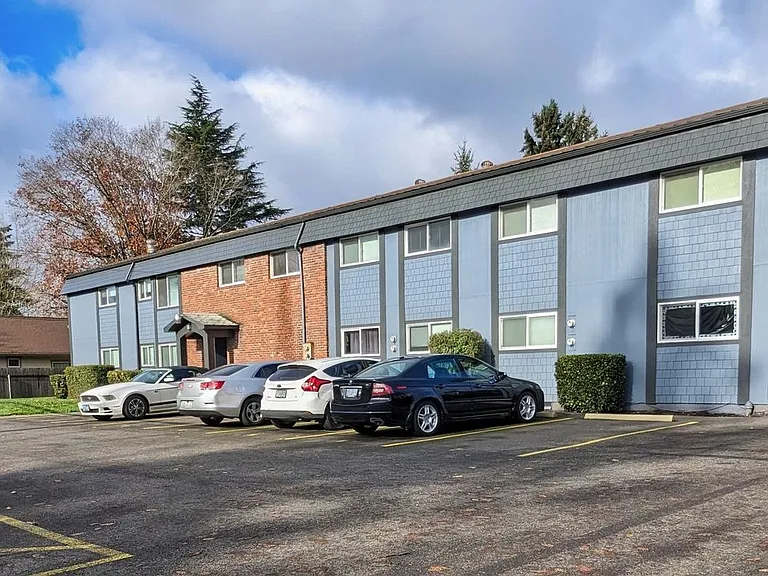 Cully Park Apartments — Photo 13