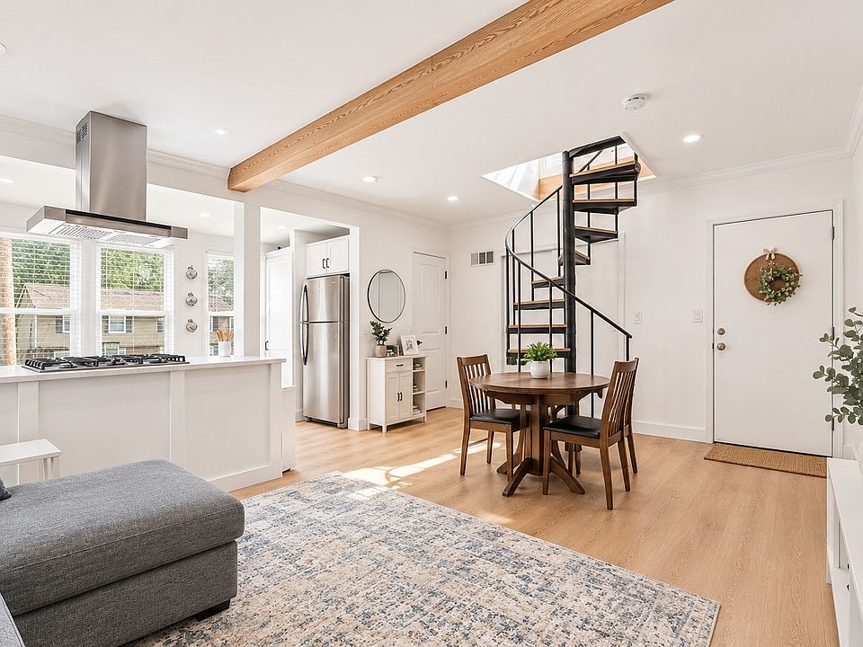 1st image of 30 Aubrey St APT 3
