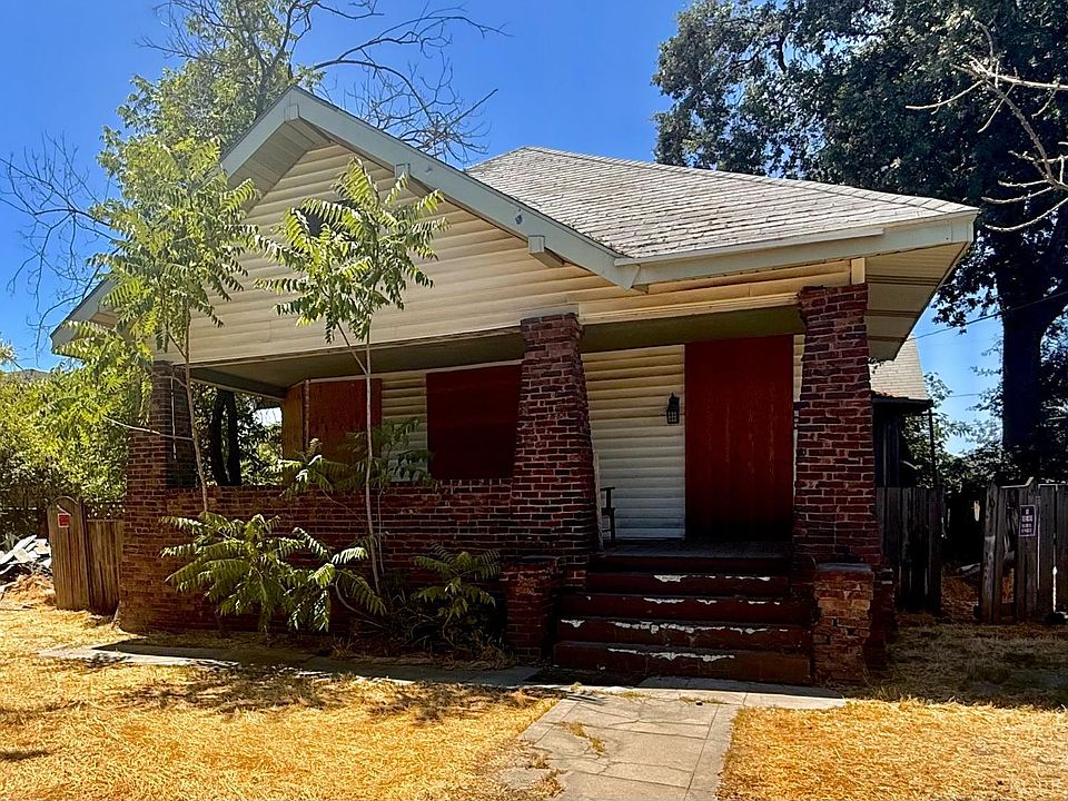 2nd image of 219 W Katherine St