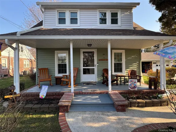 35 E 12th Street, Huntington Station, NY 11746