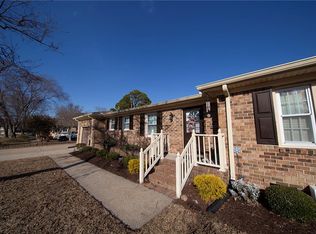 2913 Stratford Dr, Chesapeake, VA 23321