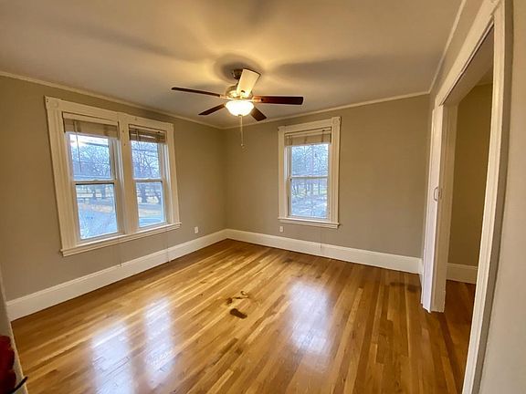 3rd image of 115 Medford St #2