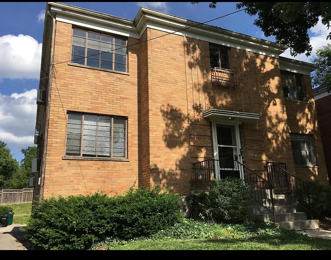 1 bed, 830 sqft, $1,040 — Photo 1