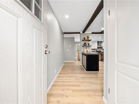 4th image of 487 Childers Rd