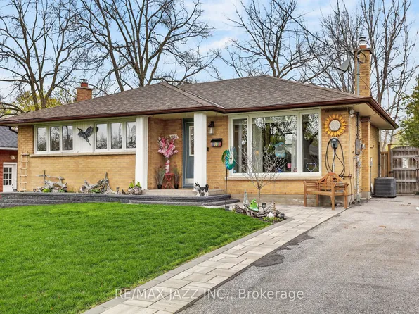 1206 Belvedere Ave, Oshawa, ON L1H 1T3