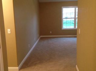 1102 Pin Oak Dr, Mahomet, IL 61853