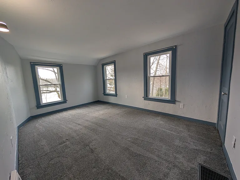6296 Lakeview Dr — Photo 7