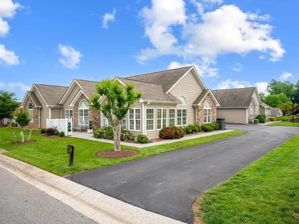 1384 Jefferson Way, Forest, VA 24551