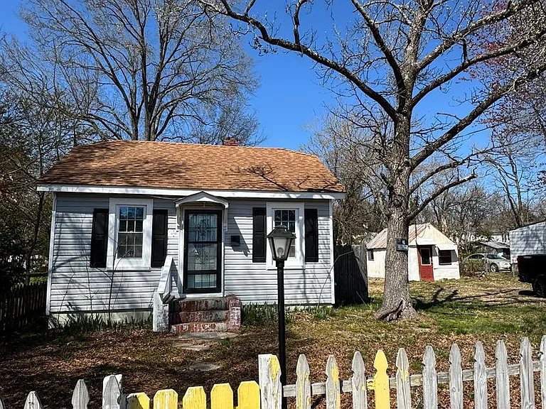 1718 National St — Photo 4