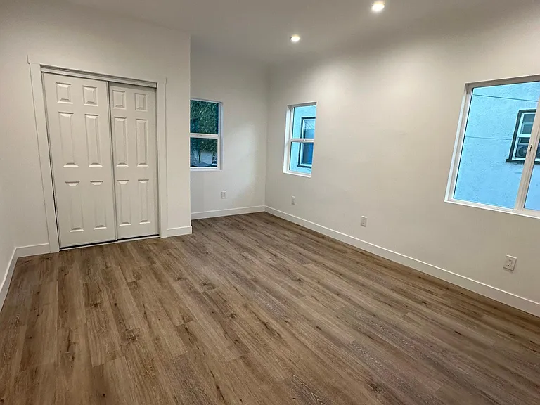 3rd room closet