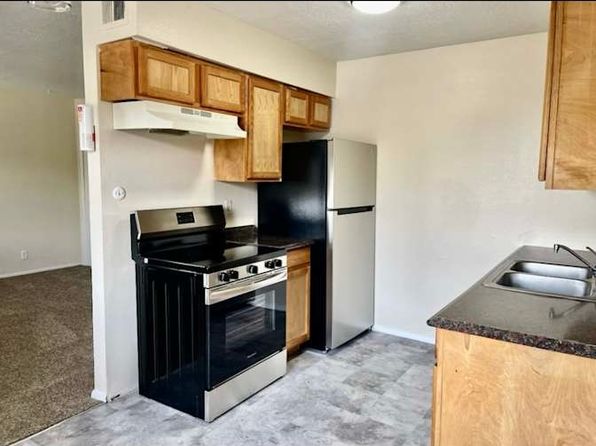 12501 Manitoba Dr NE