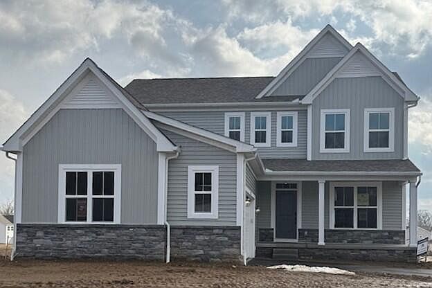 1st image of 301 Reign Way