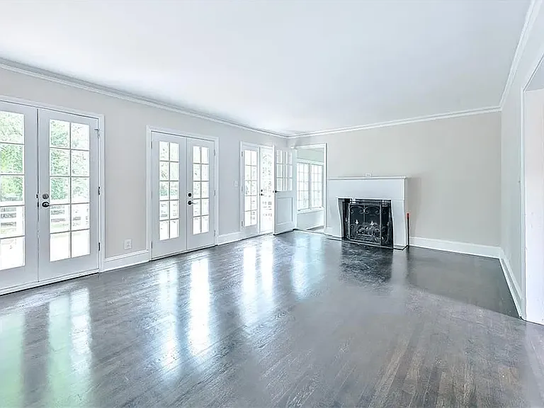 410 Collier Rd NW — Photo 6