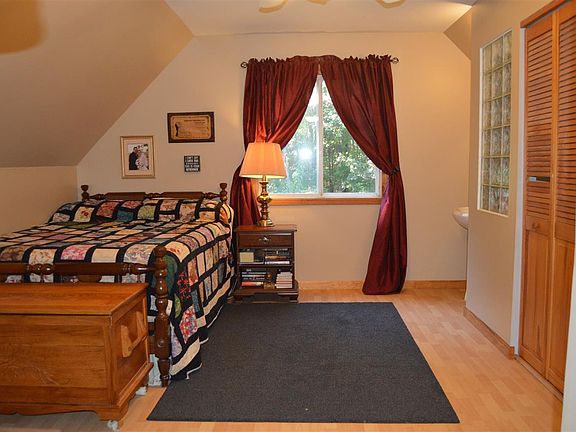 3rd image of 20271 White Oak Ct