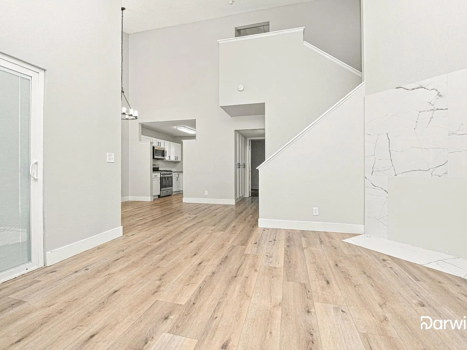 3 bed, 2.0 bath, 1265 sqft, $1,725 — Photo 3