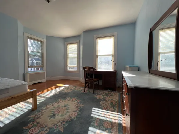 12 Elm St, Brookline, MA 02445