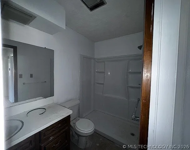 930 E 7th St #B — Photo 5