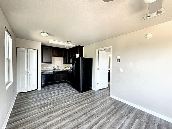 5th image of 315 Rachel St