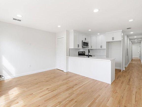 4th image of 216 Nunda Ave #2