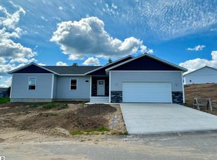 1405 Umber Dr, Traverse City, MI 49696