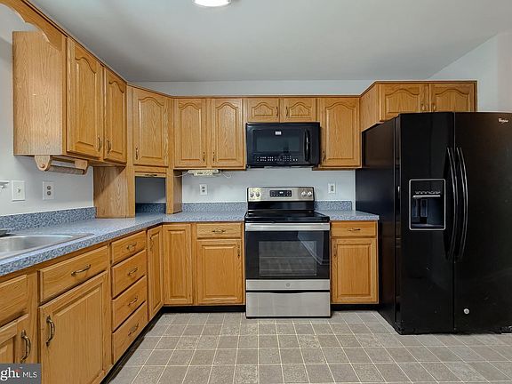 3rd image of 12468 Ridge Rd