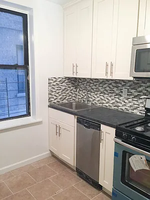 Rented by Bohemia Realty Group | media 7