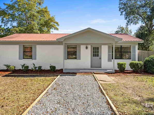 708 N Holly St, Foley, AL 36535