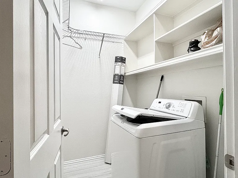 2204 Paige Ct — Photo 37