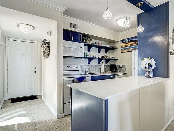 2nd image of 6300 Seawall Blvd Unit 8304