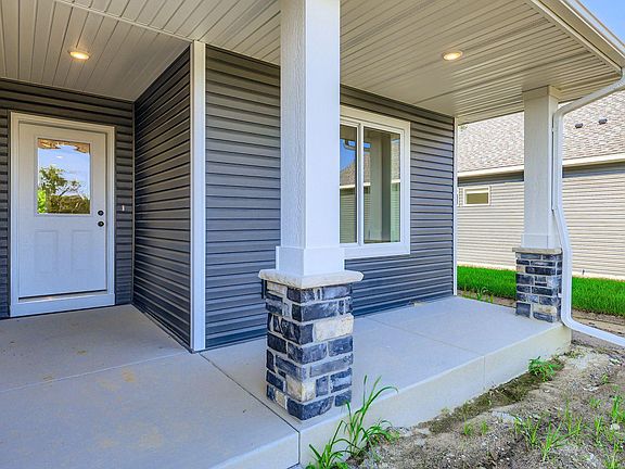 3rd image of 6363 Goodwin Ln