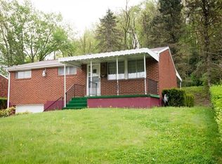 13564 Saint Clair Dr, North Huntingdon, PA 15642