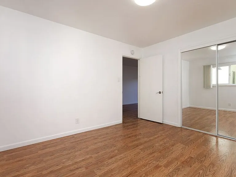 370 Staten Avenue — Photo 23