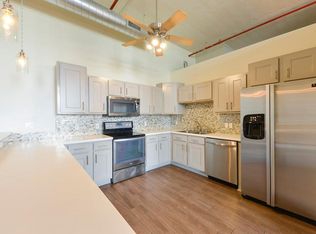 801 Broadway Ave NW APT 446, Grand Rapids, MI 49504