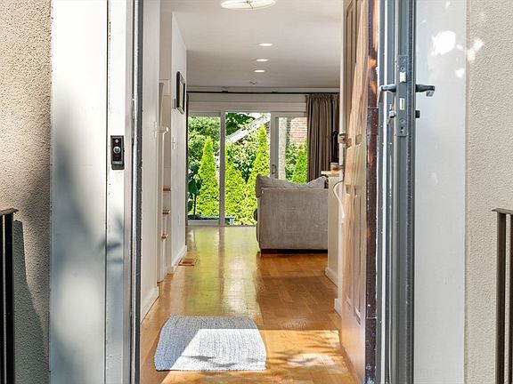 2nd image of 26 Denmark Ln #26