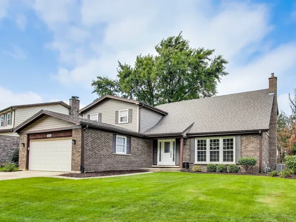 548 Stafford Ln, Glen Ellyn, IL 60137